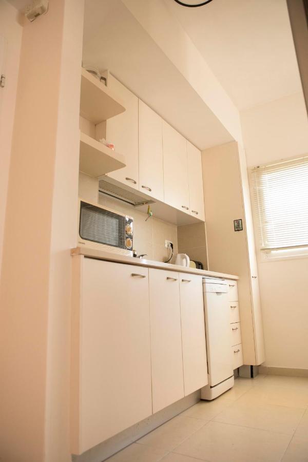 Two Bedrooms - Spacy Family Apartment - Ben Yehuda - Host By Bookiz テル・アビブ エクステリア 写真